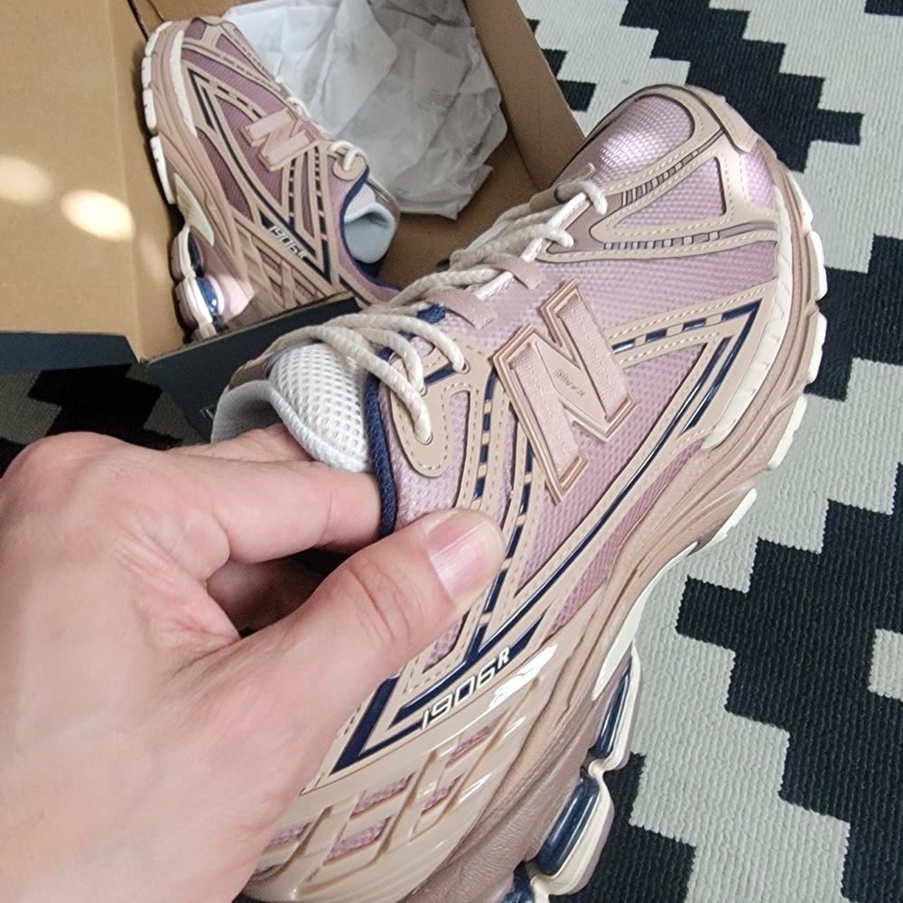 New Balance 1906r